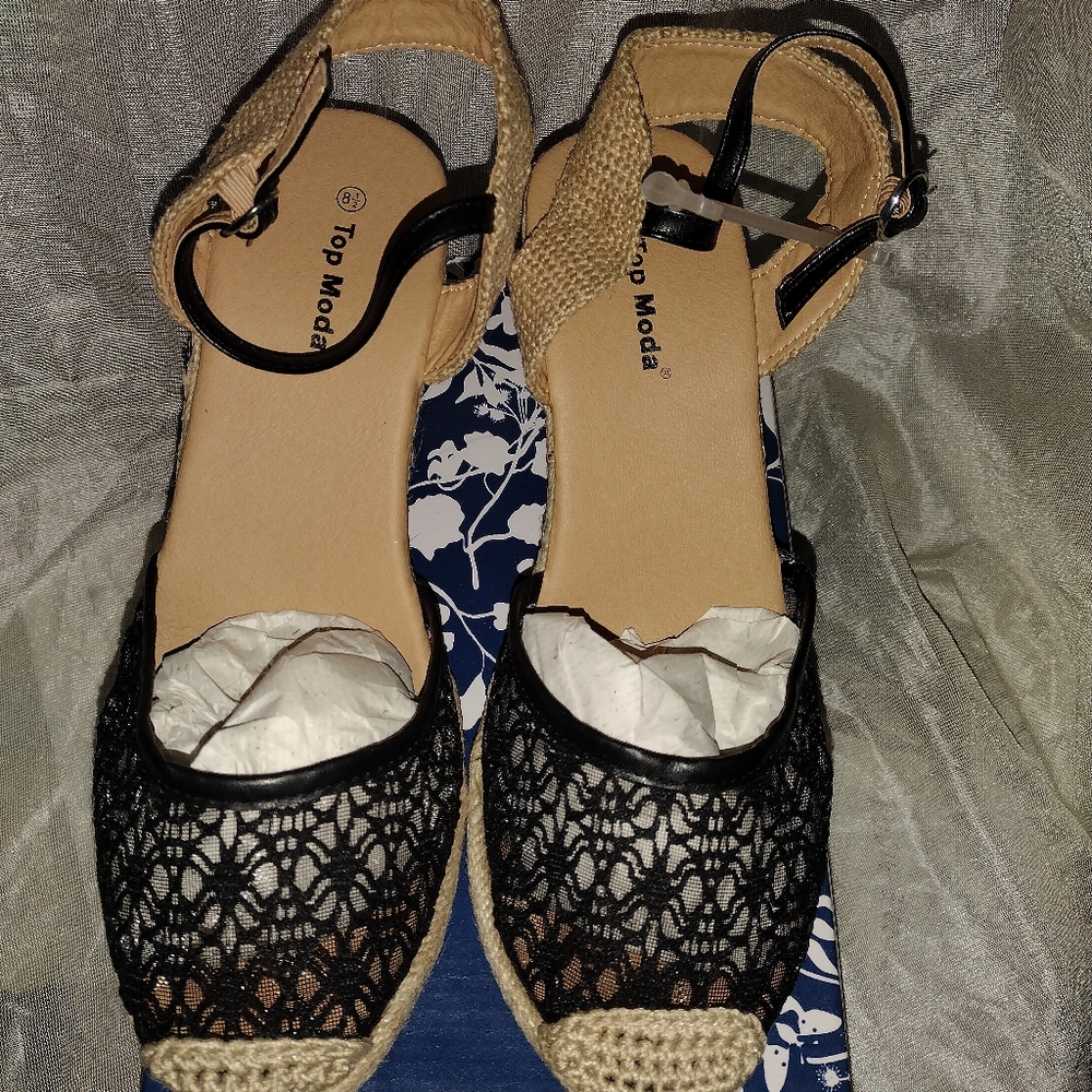 Women mesh wedge shoes size 8 and 8.5